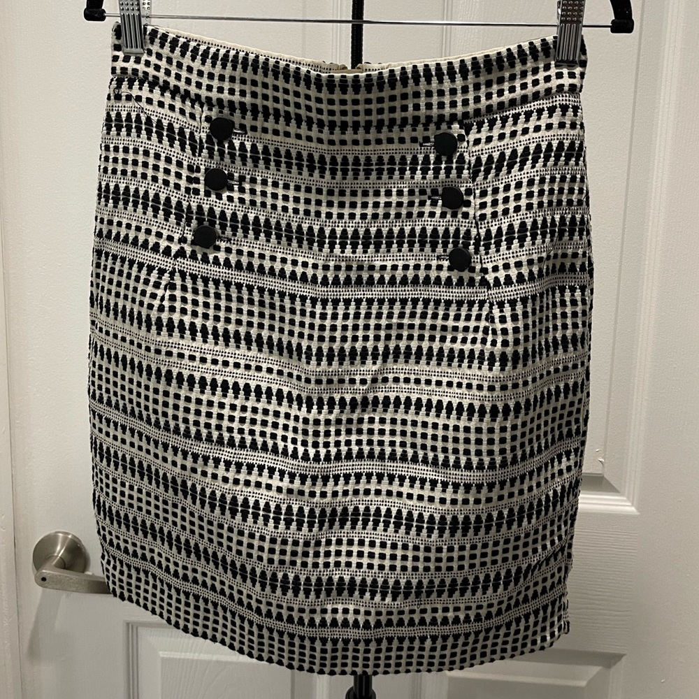 🛑 H&M Designed Skirt- Size 8 - Picture 5 of 10